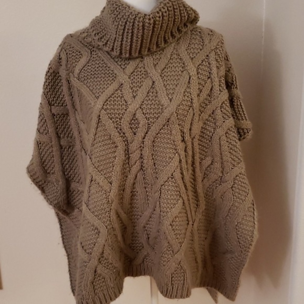 Elan Cable Knit Pancho